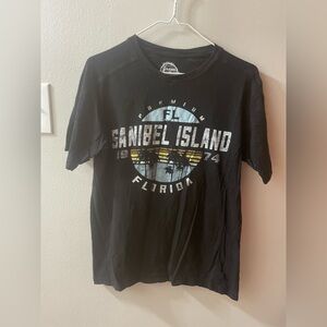 Women’s Green Weekend Small Sanibel Island FL Black Graphic Tee